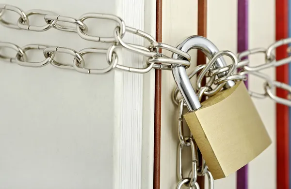 Chained books — Stock Photo, Image