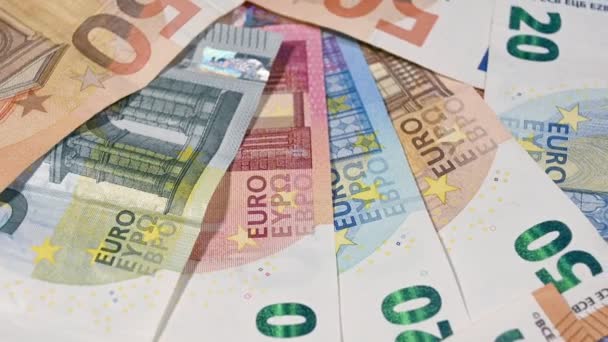 Close Van Roterende Eurobankbiljetten — Stockvideo