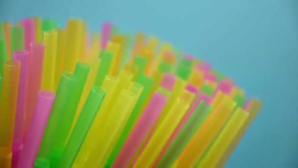 Primo Piano Cannucce Bere Plastica Colorata Rotante — Video Stock