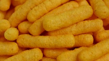 Dönen peynirli pufları kapat