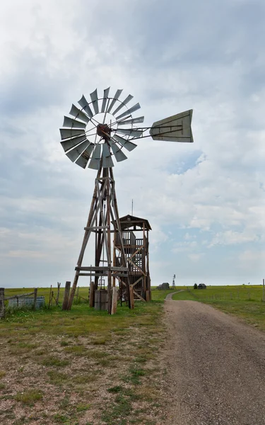 Antiguo molino de viento occidental — Foto de Stock