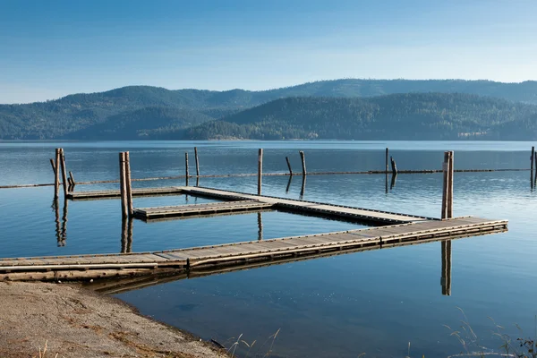 Lege boot dok — Stockfoto