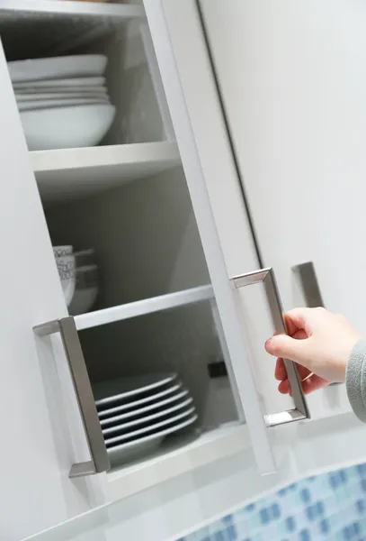 mutfak dolap kapı açma