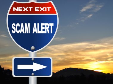 scam uyarı yol levhası