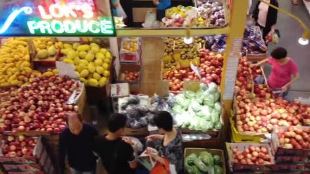 Customer buying foods at Chinese Supermarket — Stock Video