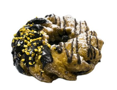 izole badem ile çikolatalı çörek