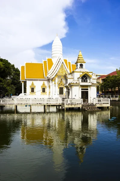 Wat Chaimongkon with water reflect — Stock Photo, Image