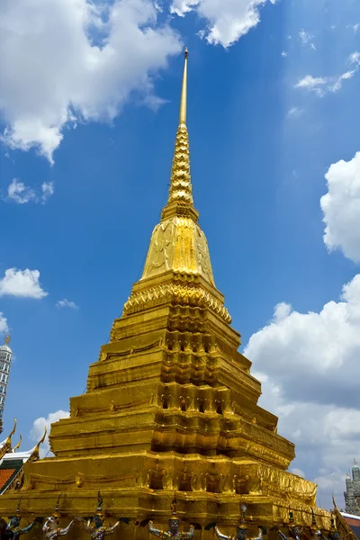 Pagoda in Emerald Buddha temple — Stock Photo, Image