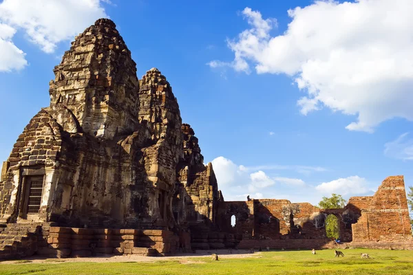 Phra prang sam yot w lop buri — Zdjęcie stockowe