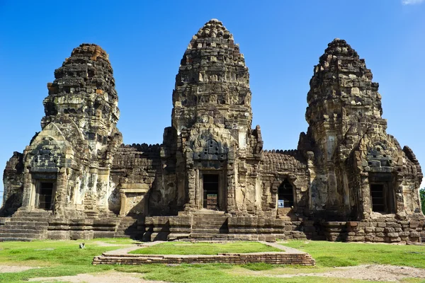 Phra prang sam yot, antyczny architektura w lop buri — Zdjęcie stockowe