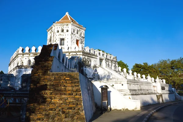 Ancient Thai Fort named Pom Phra Sumen Fort — Stock Photo, Image