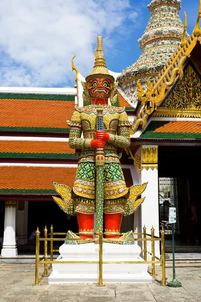 Guardian statue in Wat PhraKaew — Stock Photo, Image