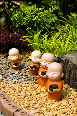 tapınağın keşiş heykeli