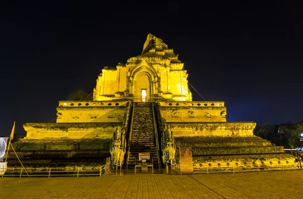 Wat Chedi Luang in Chiang Mai, at night Thailand — Stock Photo, Image