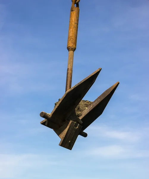 Het anker met blauwe hemel — Stockfoto