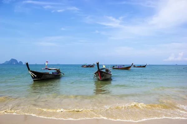 Thailändsk båt i krabi, thailand — Stockfoto