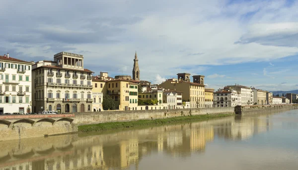 Florence landscape with reflection on Arno river — Stock Photo, Image