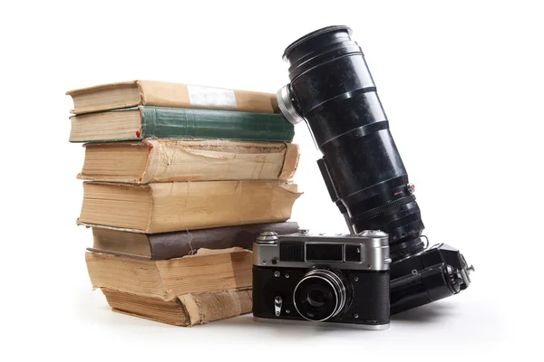 Camera en boek — Stockfoto