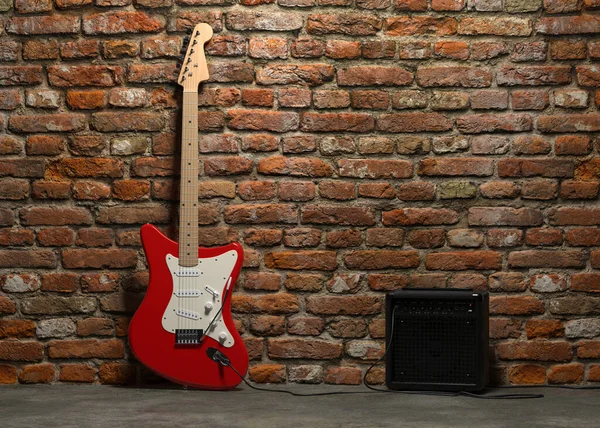 Guitarra Elétrica Vermelha Com Corpo Madeira Seis Cordas Estiramento Com — Fotografia de Stock