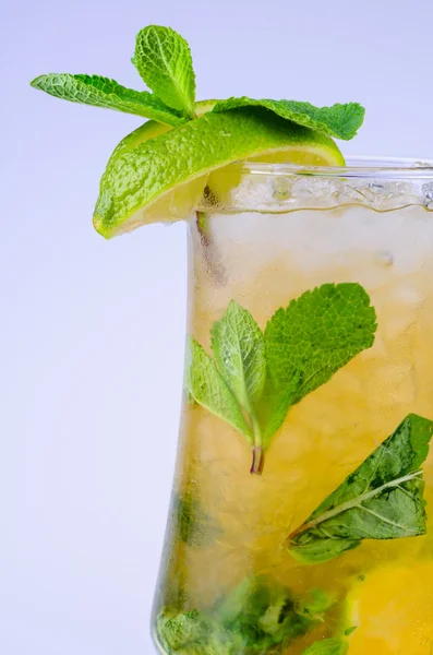 Klassischer jungfräulicher Mojito — Stockfoto