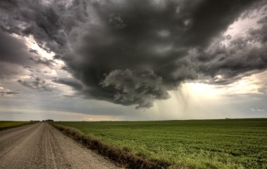fırtına bulutları saskatchewan