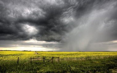 fırtına bulutları saskatchewan