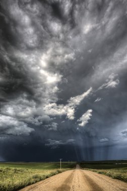 fırtına bulutları saskatchewan