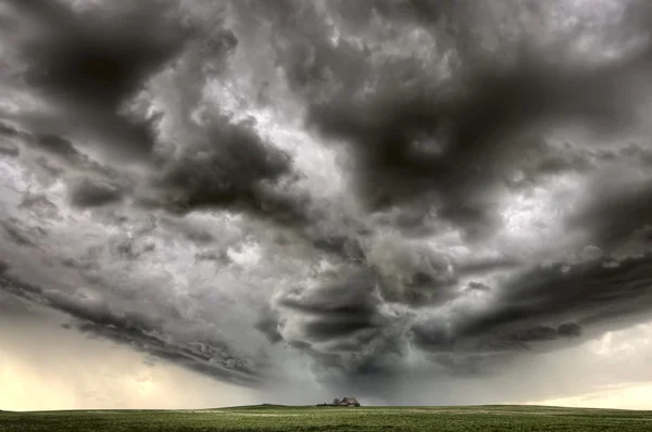 Sturmwolken saskatchewan — Stockfoto
