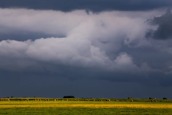 Nuvole tempesta prateria — Foto Stock