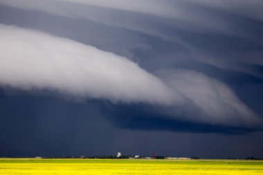 Prairie fırtına bulutları