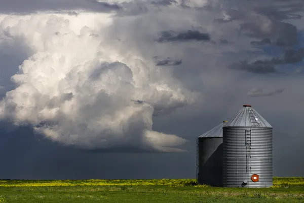 Prairie storm wolken — Stockfoto