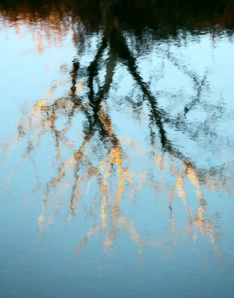 Réflexion Abstraite Dans River Sunset Scénique — Photo