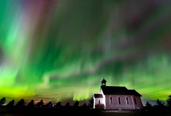 Eksplozja Zorzy Polarnej Saskatchewan Kanada Bardzo Kolorowe Pulsujące — Zdjęcie stockowe