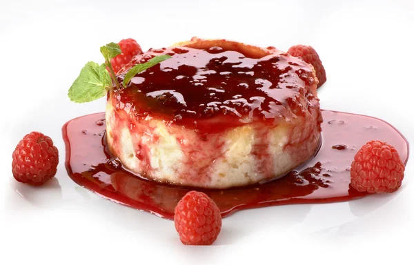 Raspberry cheese dessert — Stock Photo, Image