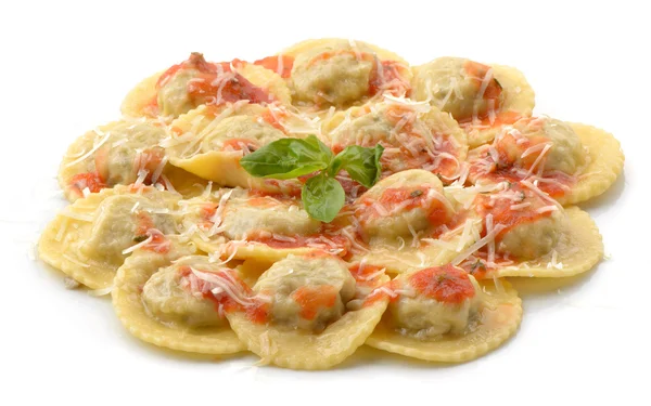Cooked ravioli with tomato sauce and cheese — Stock Photo, Image