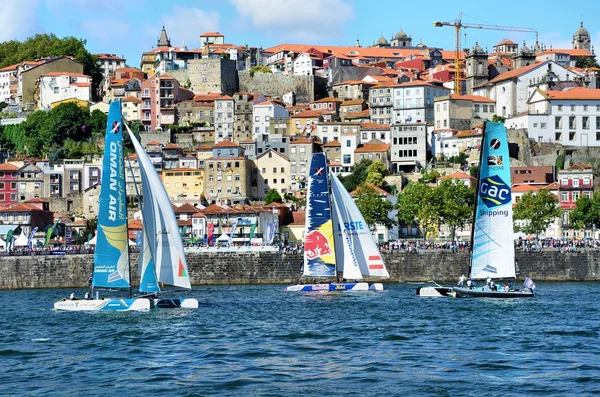 Catamarans op rivier douro — Stockfoto
