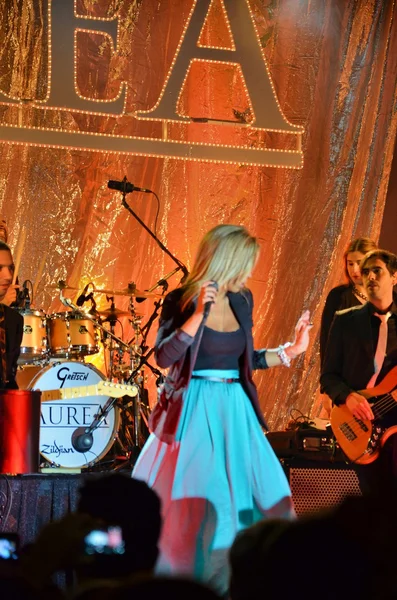 Concierto de la cantante portuguesa Aurea — Foto de Stock