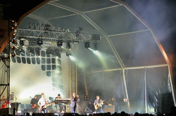 Konsert av det portugisiska bandet gnr — Stockfoto