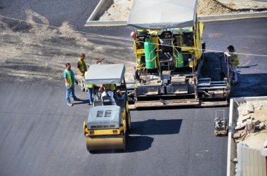 pave yollar için makine