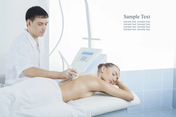 Vacuum massage procedure in the medical beauty center — Stock Photo, Image