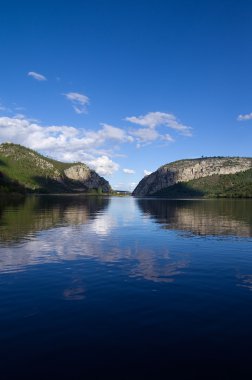 River sky reflection at Portas do Ródão