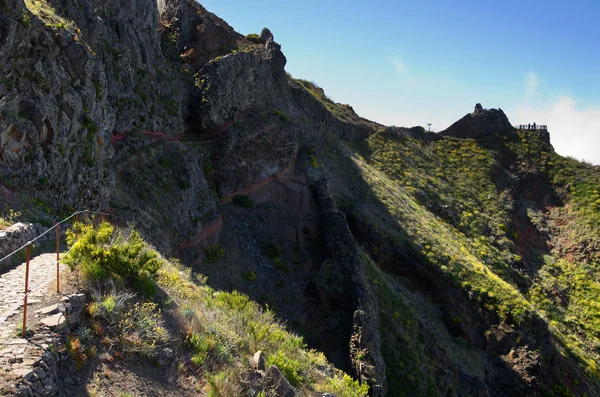 Pico do Areeiro trek through wall and viewpoint, Madeira — Stock Photo, Image