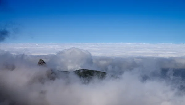 Ovan molnen matta, madeira — Stockfoto