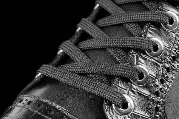 Стильне Шкіряне Взуття Ізольоване Чорному Тлі Чорне Шкіряне Модне Взуття — стокове фото