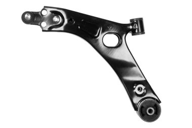 Ön alt kontrol kolu izole edildi. Yeni araba tekeri süspansiyon kolu beyaz arka planda izole edilmiş. Araba servisi veya bakım için yedek parça