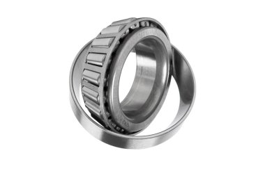 Beyaz izole arkaplanda topları olan gümüş bilye. Endüstriyel yön. Top, beyazda izole edildi. Paslanmaz metal silindir. Yedek parçalar