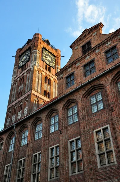 Gotické věže radnice v torun, Polsko — Stock fotografie
