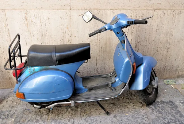 Classic Italian scooter — Stock Photo, Image
