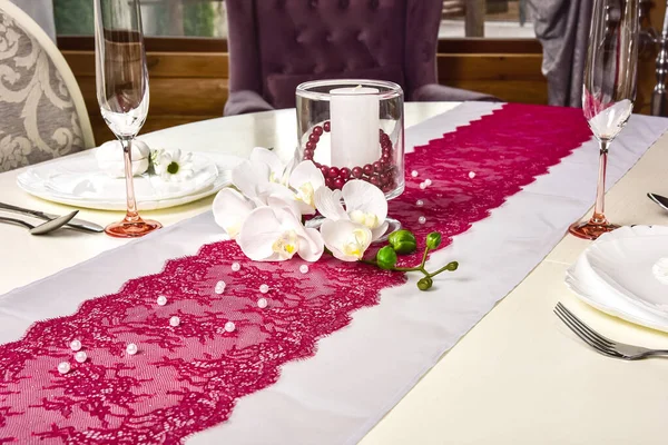 Double Table Decorated Cherry Lace Orchid — Stockfoto