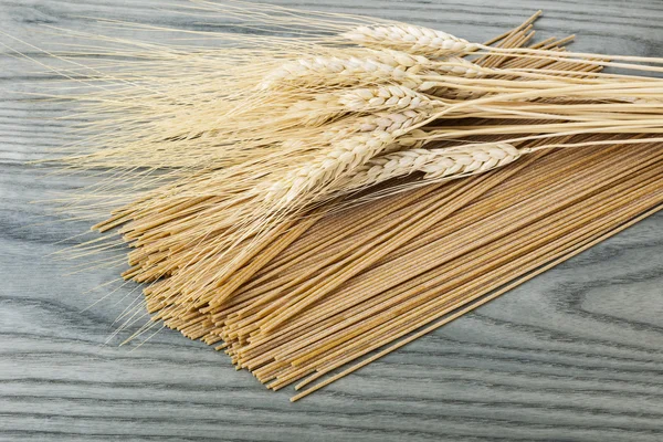 Whole Wheat Spaghetti — Stock Photo, Image